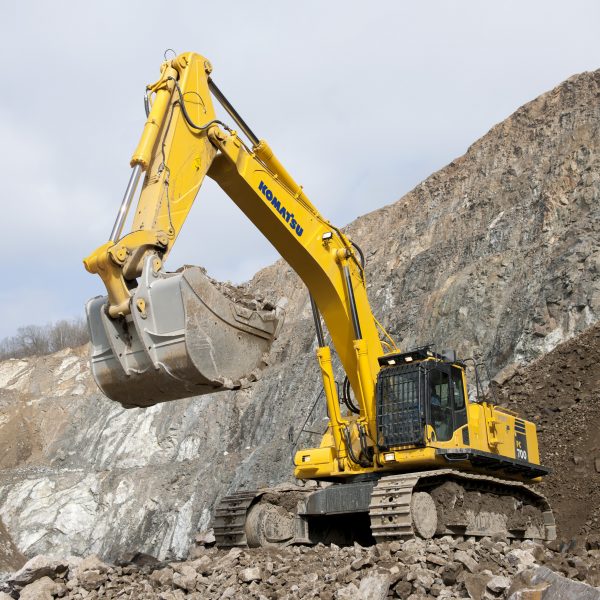 komatsu.-600x600