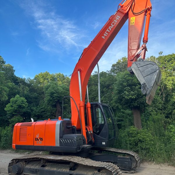 Hitachi ZX210-3 Excavator