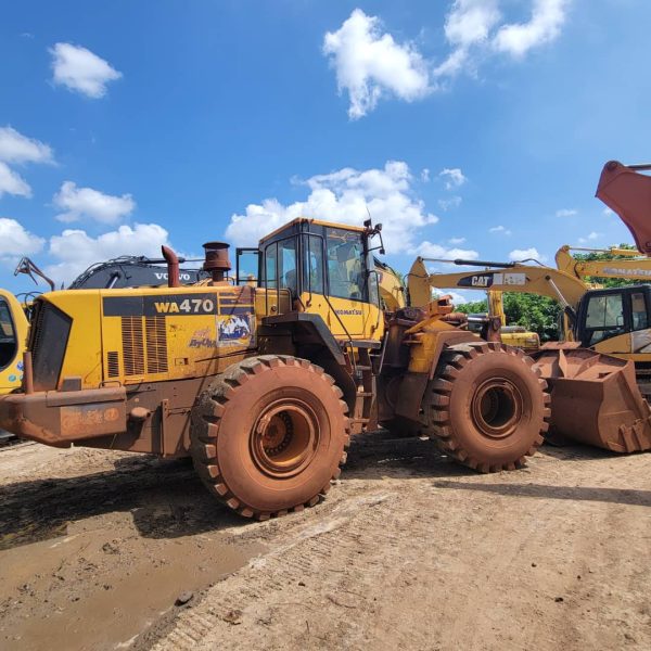 Komatsu WA470-6 Loader